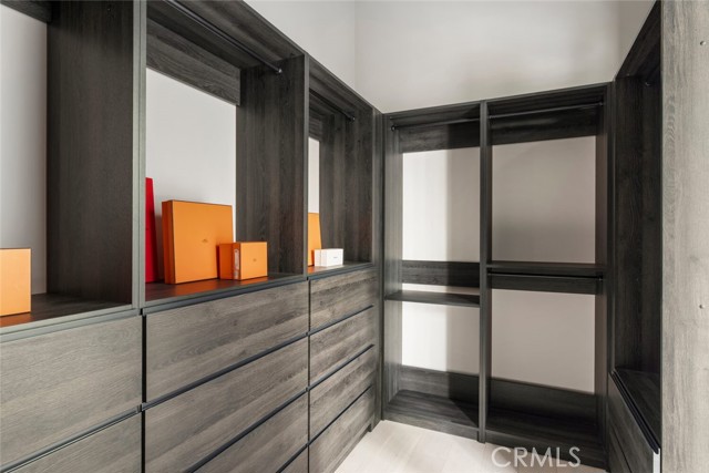 Detail Gallery Image 29 of 51 For 22020 Alizondo, Woodland Hills,  CA 91364 - 3 Beds | 3 Baths