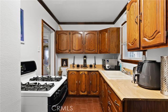 Detail Gallery Image 17 of 62 For 17806 Erwin St, Encino,  CA 91316 - 3 Beds | 2 Baths