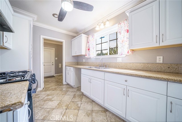 Detail Gallery Image 14 of 39 For 5518 Norwalk Bld, Whittier,  CA 90601 - 3 Beds | 2 Baths