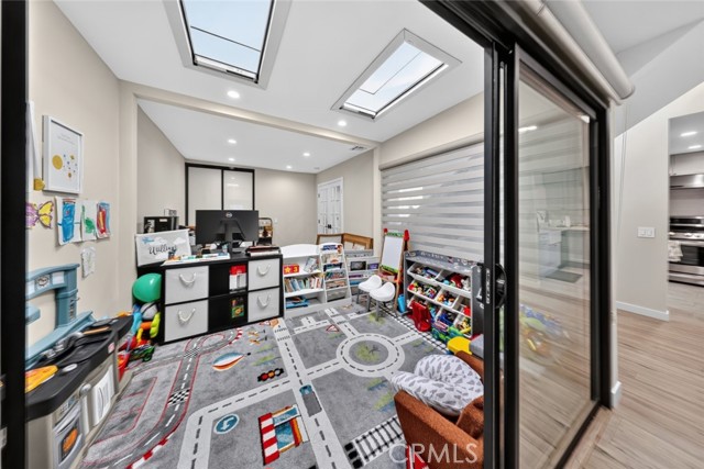 56 Glenflow Court photo 28