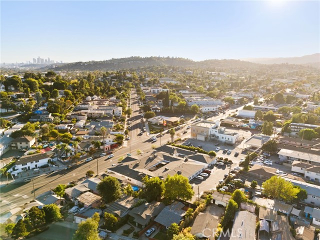 215 Branch Street, Los Angeles CA: https://media.crmls.org/medias/8cc51751-d79c-49b6-b97e-cfc829f57ad3.jpg