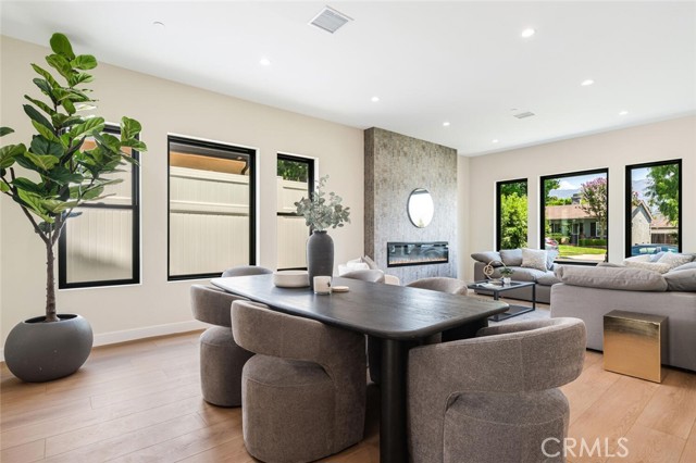521 N Sparks Street, Burbank CA: https://media.crmls.org/medias/8cc5c89e-dbb3-42df-9984-291fa4e32c18.jpg
