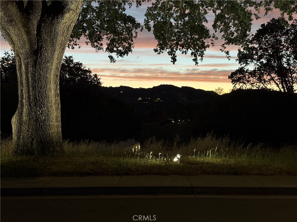 https://media.crmls.org/medias/8cc5feda-8e42-4c9b-b51f-dc84bca813c7.jpg?preset=X-Large