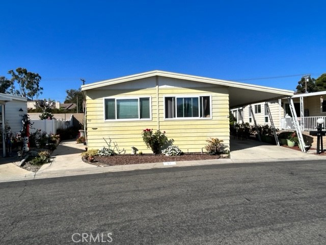 Detail Gallery Image 3 of 27 For 18601 Newland St #97,  Huntington Beach,  CA 92646 - 3 Beds | 2 Baths