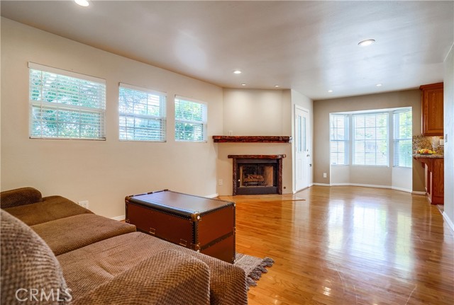 851 W Hamilton Avenue, San Pedro CA: https://media.crmls.org/medias/8cc70b09-5c13-48ea-8d84-ccab38af5fd1.jpg