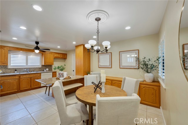 7390 Blackhawk Circle, Buena Park CA: https://media.crmls.org/medias/8cc75be0-fc4e-448b-881d-a0cc1f7f2c57.jpg