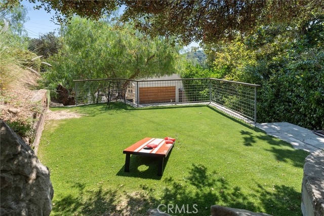 1733 Arteique Rd, Topanga CA: https://media.crmls.org/medias/8cc7b14f-7cf5-438f-a947-d275a2f75913.jpg