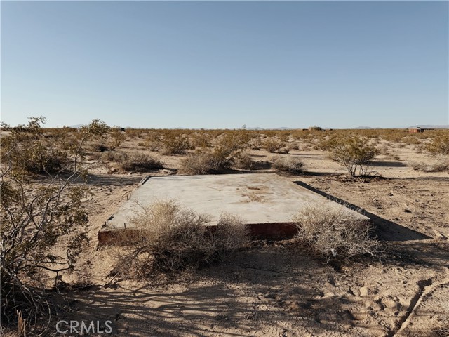 1853 Winfield Road, Joshua Tree CA: https://media.crmls.org/medias/8cc7ef1a-1ea8-4c31-ada1-54f2f6310d5a.jpg