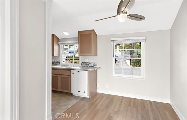 1259 Cliff Drive, Laguna Beach CA: https://media.crmls.org/medias/8cc82bf2-86ca-4a26-b168-738b9e1d52cd.jpg