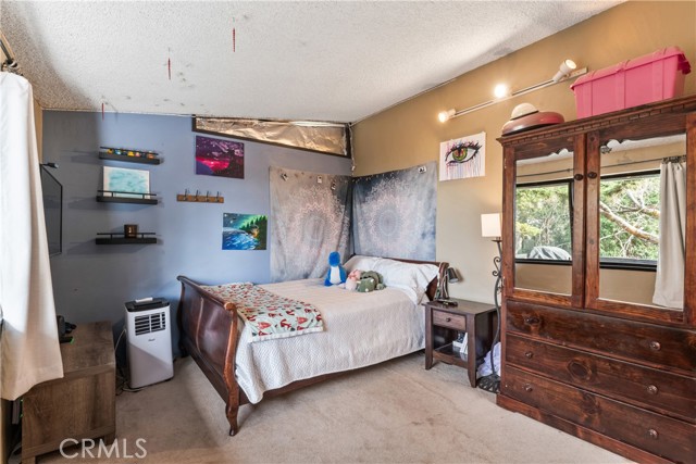 1944 Willow, Running Springs CA: https://media.crmls.org/medias/8cc846dd-a10f-4eaf-9166-a8c03da34653.jpg