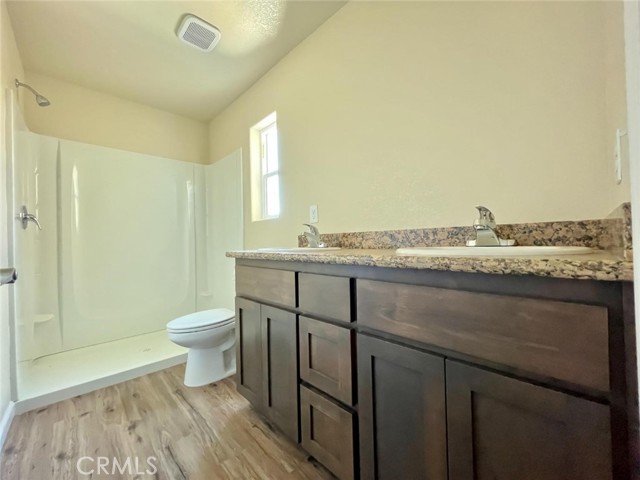 Detail Gallery Image 14 of 19 For 3668 Newport Ave, Merced,  CA 95348 - 4 Beds | 2/1 Baths