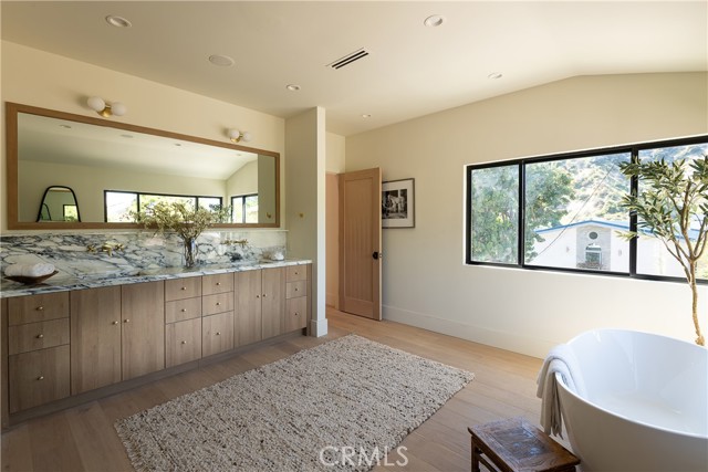 Detail Gallery Image 19 of 40 For 14404 Glorietta Dr, Sherman Oaks,  CA 91423 - 3 Beds | 3/1 Baths