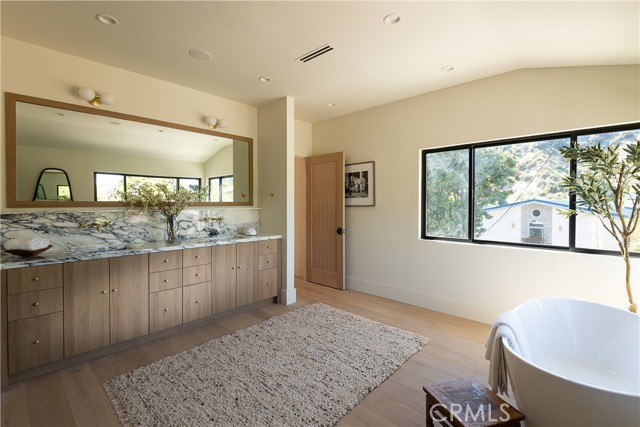 Detail Gallery Image 19 of 40 For 14404 Glorietta Dr, Sherman Oaks,  CA 91423 - 3 Beds | 3/1 Baths