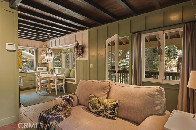 655 Cottage Grove Drive, Lake Arrowhead, CA 92352
