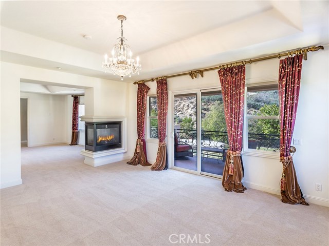 Detail Gallery Image 8 of 12 For 11725 Cochise Pl, Chatsworth,  CA 91311 - 5 Beds | 6/1 Baths