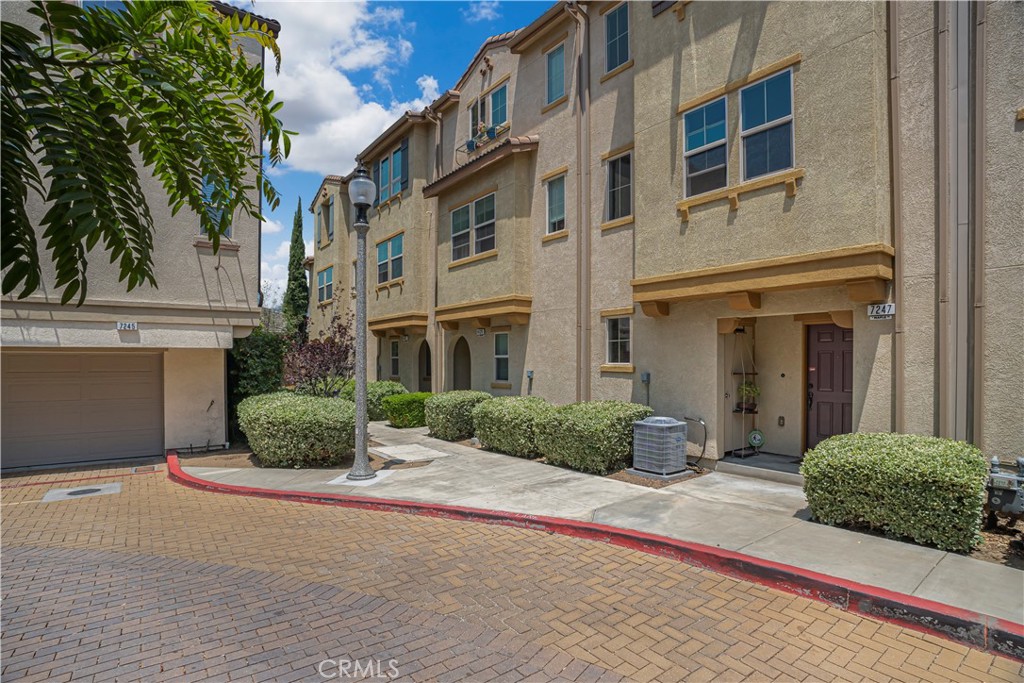 14120 W Willow Lane