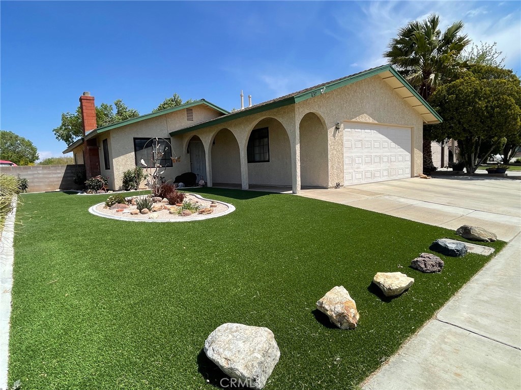 637 E Avenue J9