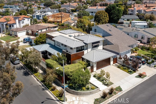 1219 17th Street, Manhattan Beach, California 90266, 5 Bedrooms Bedrooms, ,4 BathroomsBathrooms,Residential,Sold,17th Street,SB22078637