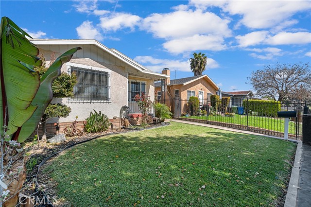Detail Gallery Image 2 of 18 For 1619 W 71st St, Los Angeles,  CA 90047 - 2 Beds | 1 Baths
