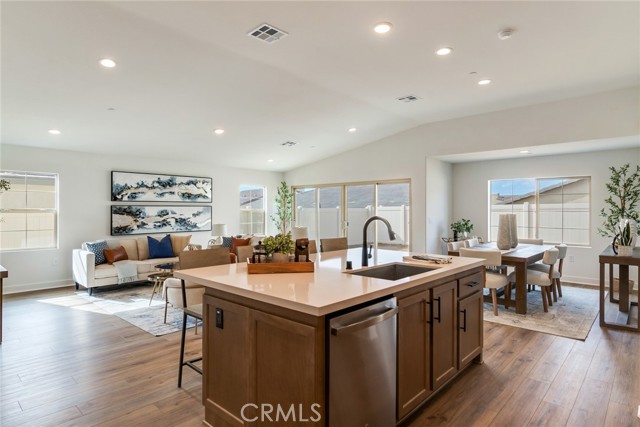 1577 Harmonie Lane, Beaumont CA: https://media.crmls.org/medias/8ccd9f2b-70f4-434c-8c9a-866511040873.jpg