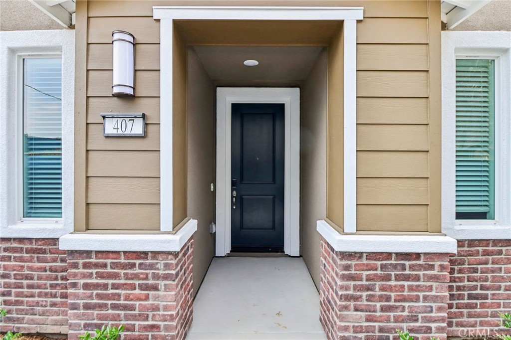 407 Lotus Drive - photo 2