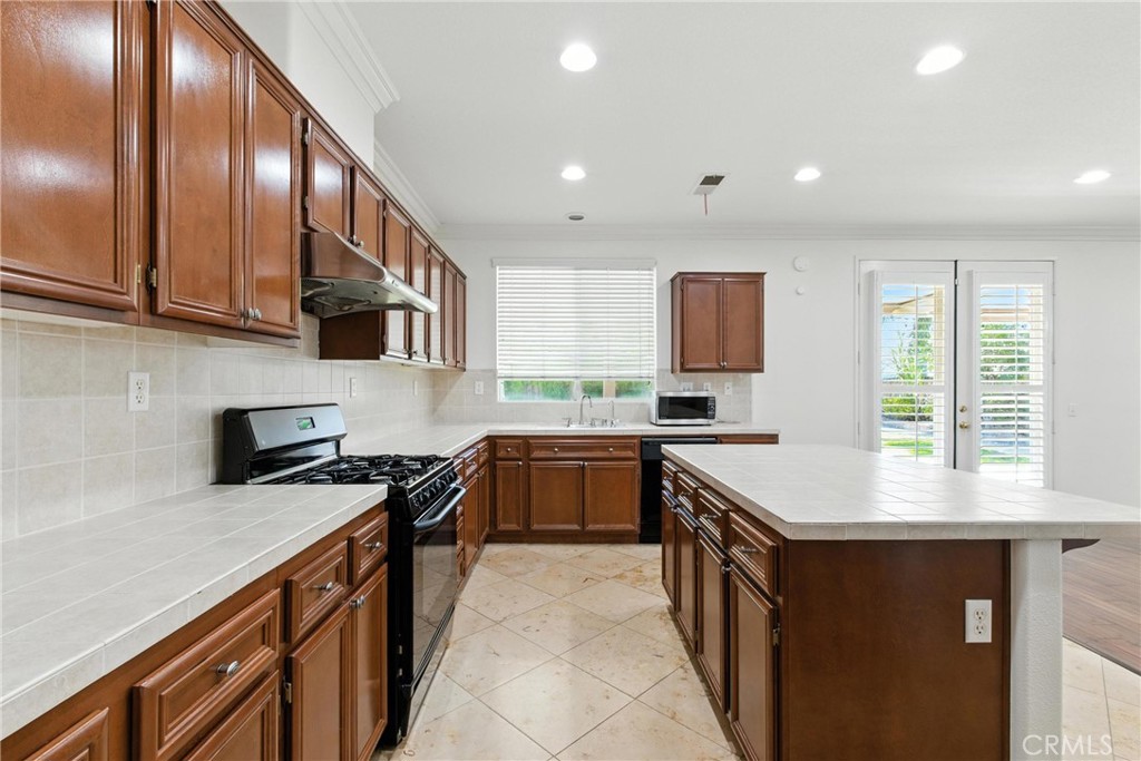 MLS #SB25147263 img 12