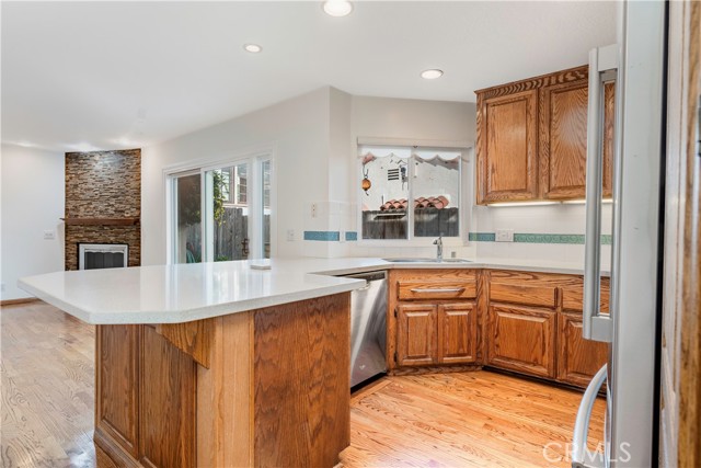 Detail Gallery Image 12 of 34 For 4425 E 5th a,  Long Beach,  CA 90814 - 3 Beds | 2/1 Baths