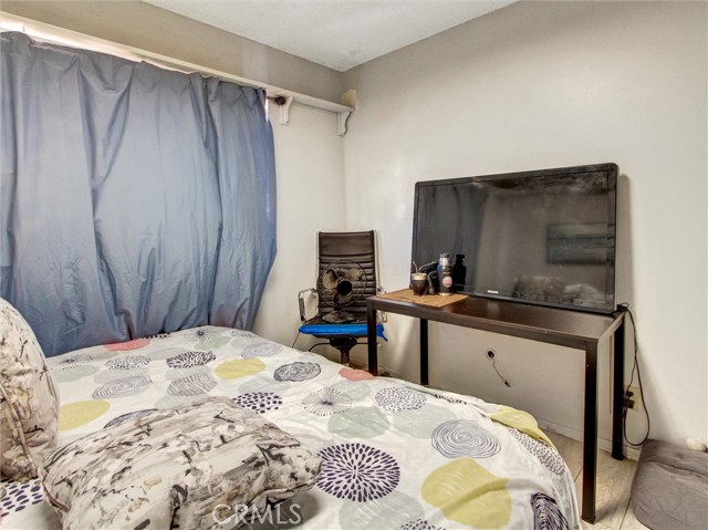 10552 Royal Oak Way, Stanton CA: https://media.crmls.org/medias/8ccf0834-0181-4fdd-bd0f-9940fcd04098.jpg