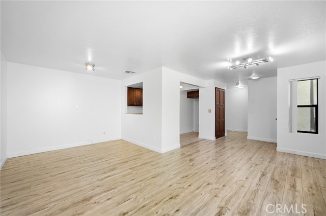 Detail Gallery Image 6 of 20 For 1040 Spazier Ave #3,  Glendale,  CA 91201 - 2 Beds | 2/1 Baths