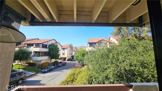 18149 Sundowner Way, Canyon Country CA: https://media.crmls.org/medias/8ccf2e76-77d6-41de-97bb-a2805e61f926.jpg