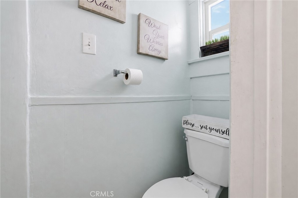 https://media.crmls.org/medias/8cd00037-7d05-49dd-8044-b5d966ca96de.jpg?preset=X-Large