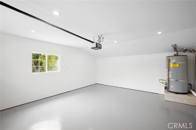 Detail Gallery Image 26 of 32 For 3805 Los Olivos Ln, Glendale,  CA 91214 - 5 Beds | 2 Baths