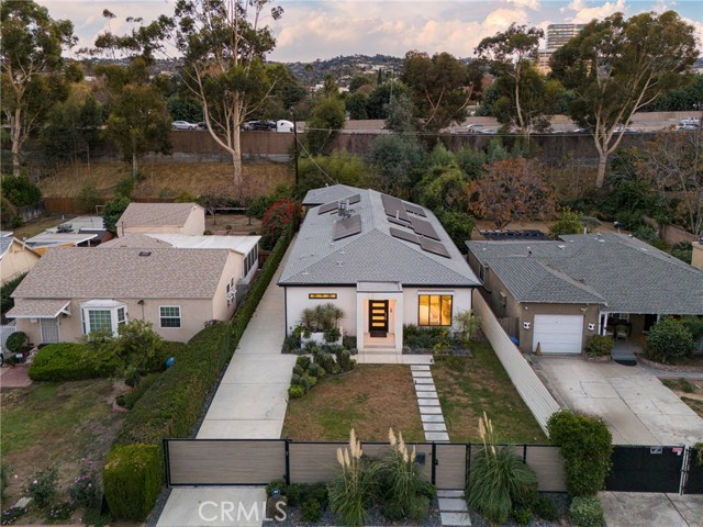 Detail Gallery Image 5 of 59 For 15122 Morrison St, Sherman Oaks,  CA 91403 - 4 Beds | 3/1 Baths