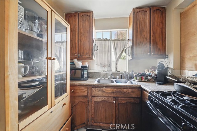 Detail Gallery Image 10 of 26 For 13355 Beaver St, Sylmar,  CA 91342 - – Beds | – Baths