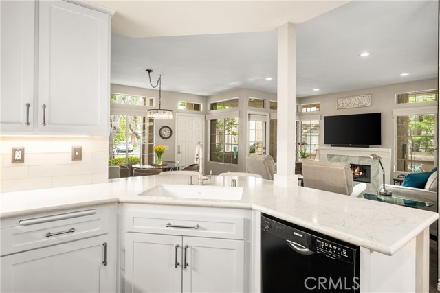 61 Montara Drive, Aliso Viejo CA: https://media.crmls.org/medias/8cd0dff7-2b87-4fe4-a0fe-02b424be4843.jpg