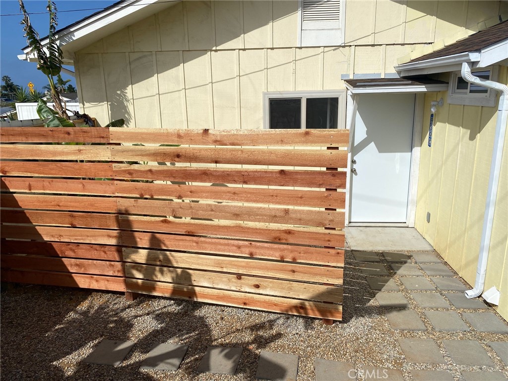 MLS #OC25074900 img 2