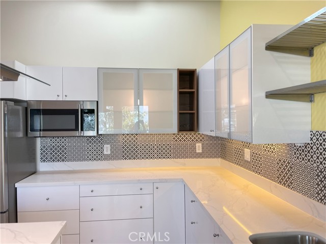 Detail Gallery Image 5 of 12 For 1035 N California St, Burbank,  CA 91505 - 2 Beds | 1 Baths