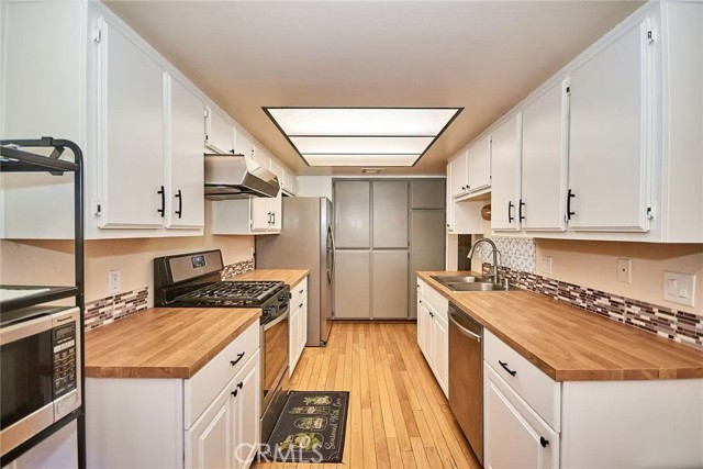 Detail Gallery Image 6 of 16 For 928 N Redding Way #D,  Upland,  CA 91786 - 3 Beds | 2/1 Baths