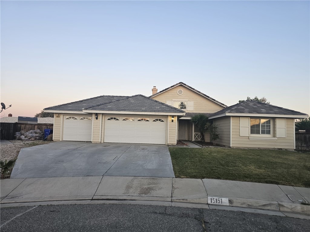 Detail Gallery Image 1 of 19 For 15151 Desert Oak Cir, Victorville,  CA 92394 - 4 Beds | 2 Baths