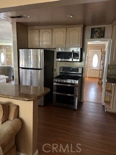 Detail Gallery Image 10 of 10 For 2116 156th, Compton,  CA 90220 - 3 Beds | 2 Baths