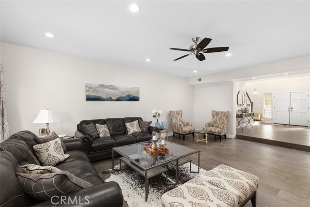 Detail Gallery Image 8 of 40 For 14710 Burwood Dr, Lake Mathews,  CA 92570 - 5 Beds | 3/2 Baths