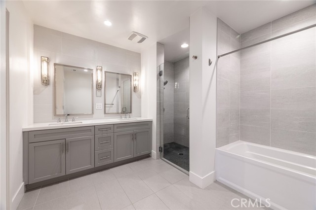 Detail Gallery Image 14 of 22 For 1920 S Pacific Coast #208,  Redondo Beach,  CA 90277 - 2 Beds | 2 Baths