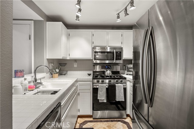 Detail Gallery Image 11 of 29 For 24129 Del Monte Dr #162,  Valencia,  CA 91355 - 1 Beds | 1 Baths