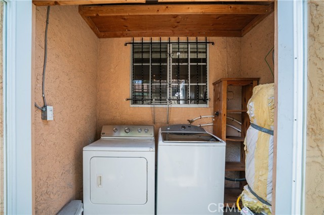 1613 West 56th Street, Los Angeles CA: https://media.crmls.org/medias/8cd433d9-b675-4ef1-9640-5f42baf82101.jpg