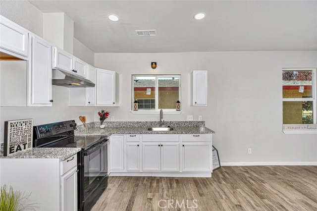 106 Pleasant Street, Modesto CA: https://media.crmls.org/medias/8cd4658f-4307-4e34-b815-4395b1878859.jpg