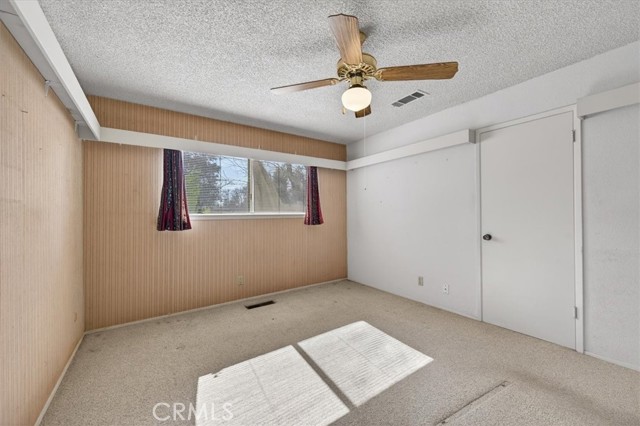 Detail Gallery Image 34 of 74 For 5867 E Club View, Fresno,  CA 93727 - 4 Beds | 2/1 Baths