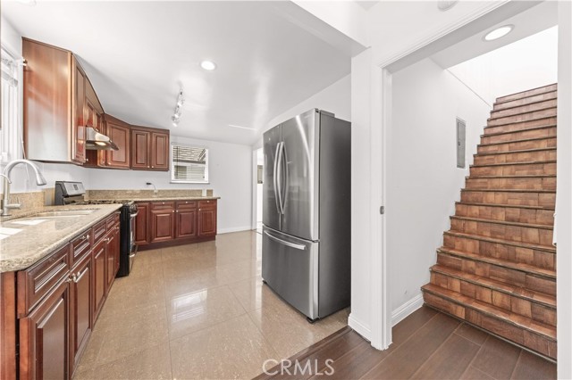 Detail Gallery Image 10 of 30 For 220 E Hellman, Monterey Park,  CA 91755 - 3 Beds | 2 Baths