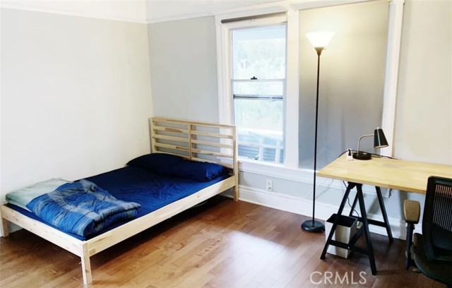 1356 W 30th Street, Los Angeles CA: https://media.crmls.org/medias/8cd585fc-a3af-4192-a5d3-c07dea142bb0.jpg