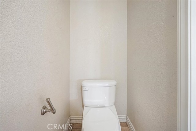 12771 Elm Street, Oak Hills CA: https://media.crmls.org/medias/8cd5a3aa-d2ce-4503-8439-4c40b0e21576.jpg