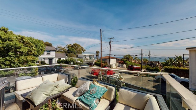 Detail Gallery Image 2 of 43 For 274 Diamond St, Laguna Beach,  CA 92651 - 3 Beds | 2/1 Baths